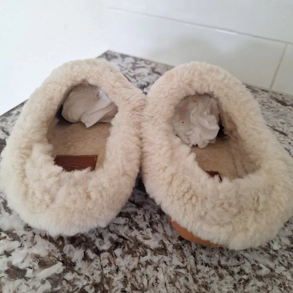 Tory Burch genuine Leather Suede sheepskin fur slippers size 7